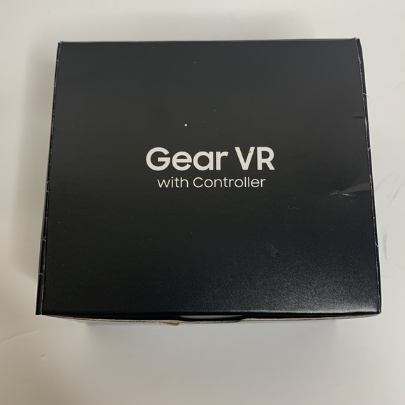 Gear VR Controller | Black New in Box | Wireless BlueTooth Brand | Gaming Piece - Picture 10 of 13